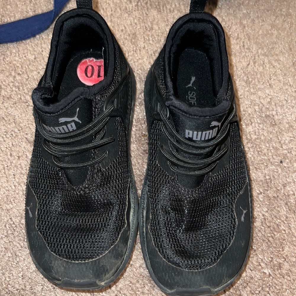 Boys sneakers
